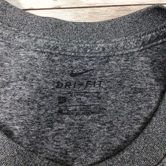 Woman’s Nike Dri Fit Gray Muscle Tee - Picture 4 of 9
